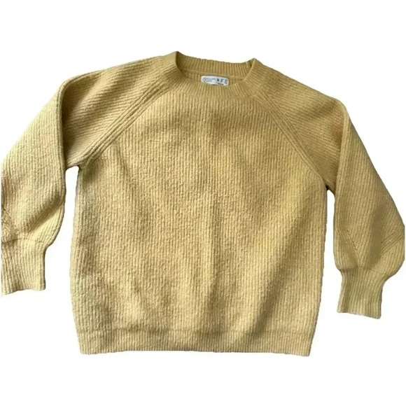 Women’s Primark Yellow Crew Neck Sweater Size Medium - Picture 1 of 3